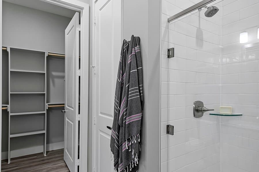 Arlington Apartment: 8200 Glenn Day Dr