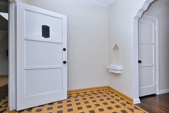 Los Angeles Apartment: 724 South Genesee Ave.