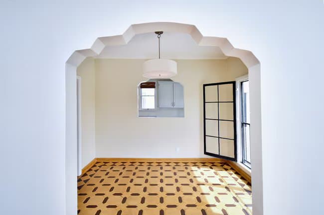 Los Angeles Apartment: 724 South Genesee Ave.