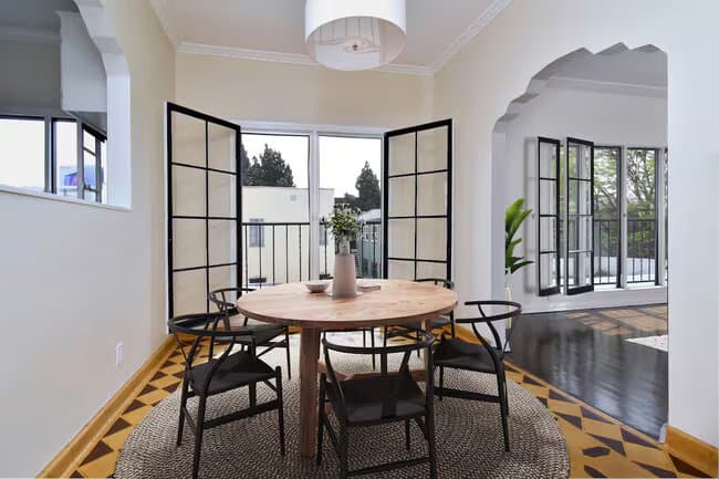 Los Angeles Apartment: 724 South Genesee Ave.