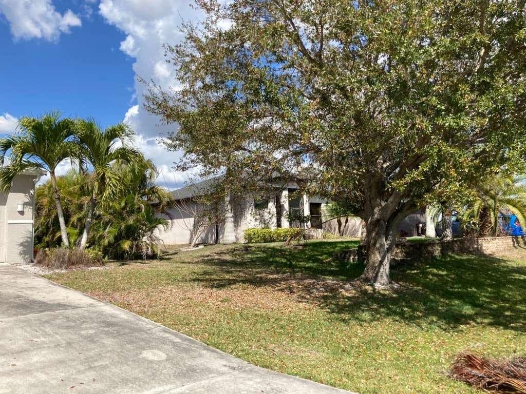 Cape Coral House: 2637 NW 1st St Cape Coral, FL 33993