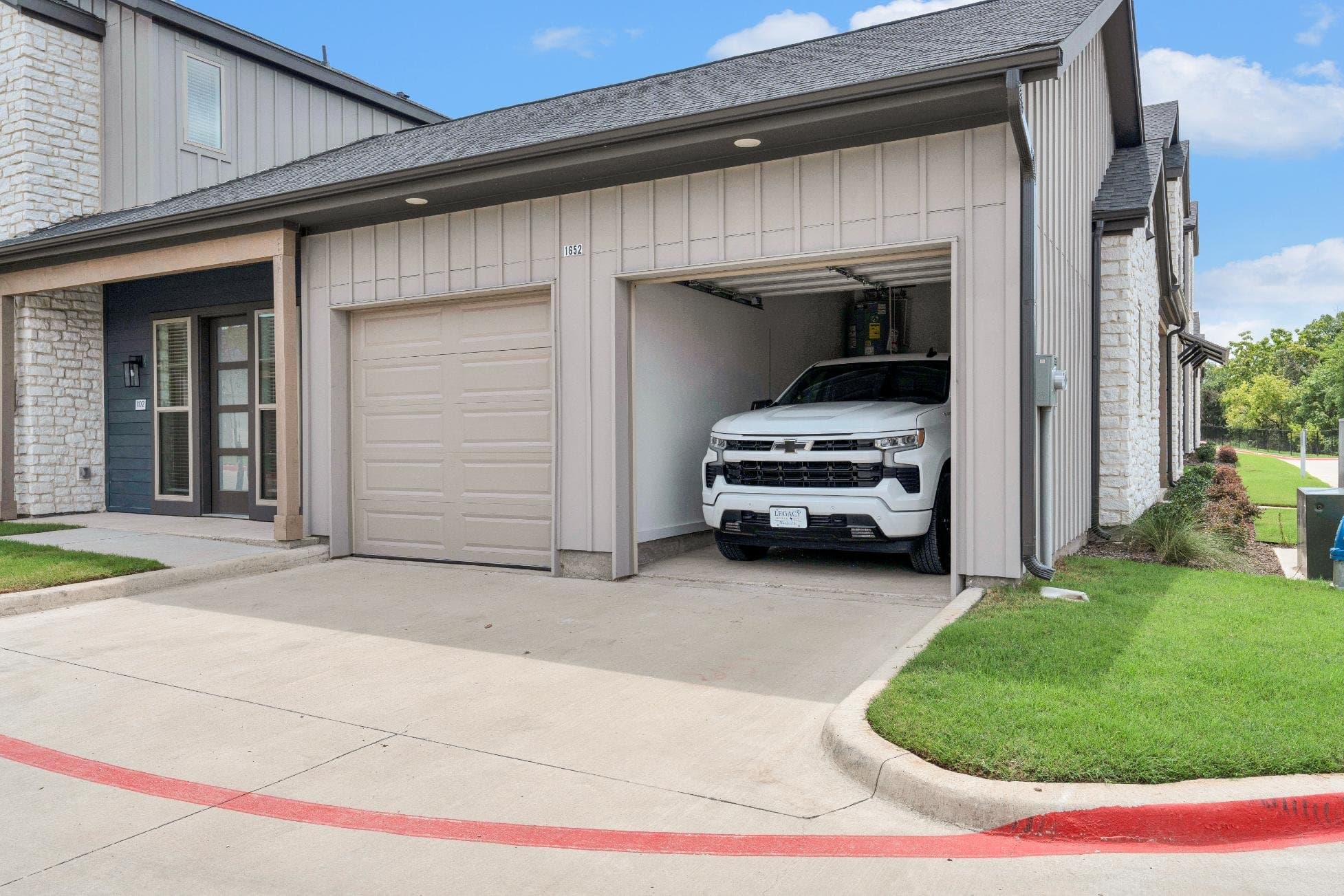 Garland Townhome: 1600 Firewheel Pky