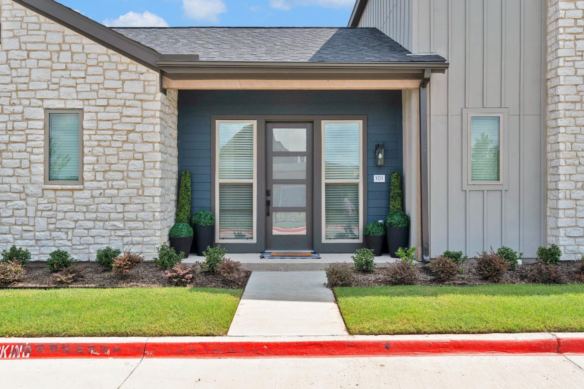 Garland Townhome: 1600 Firewheel Pky