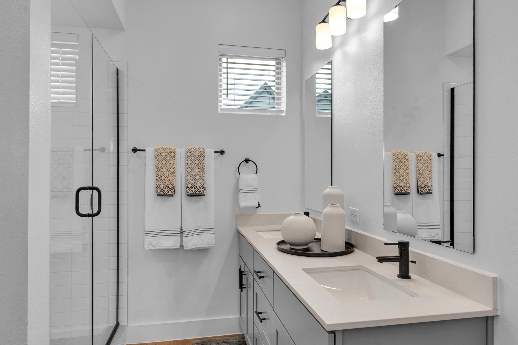 Garland Townhome: 1600 Firewheel Pky