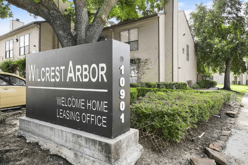 Houston Multiplex: WILCREST ARBOR TOWNHOMES 10901 Village Bend Ln