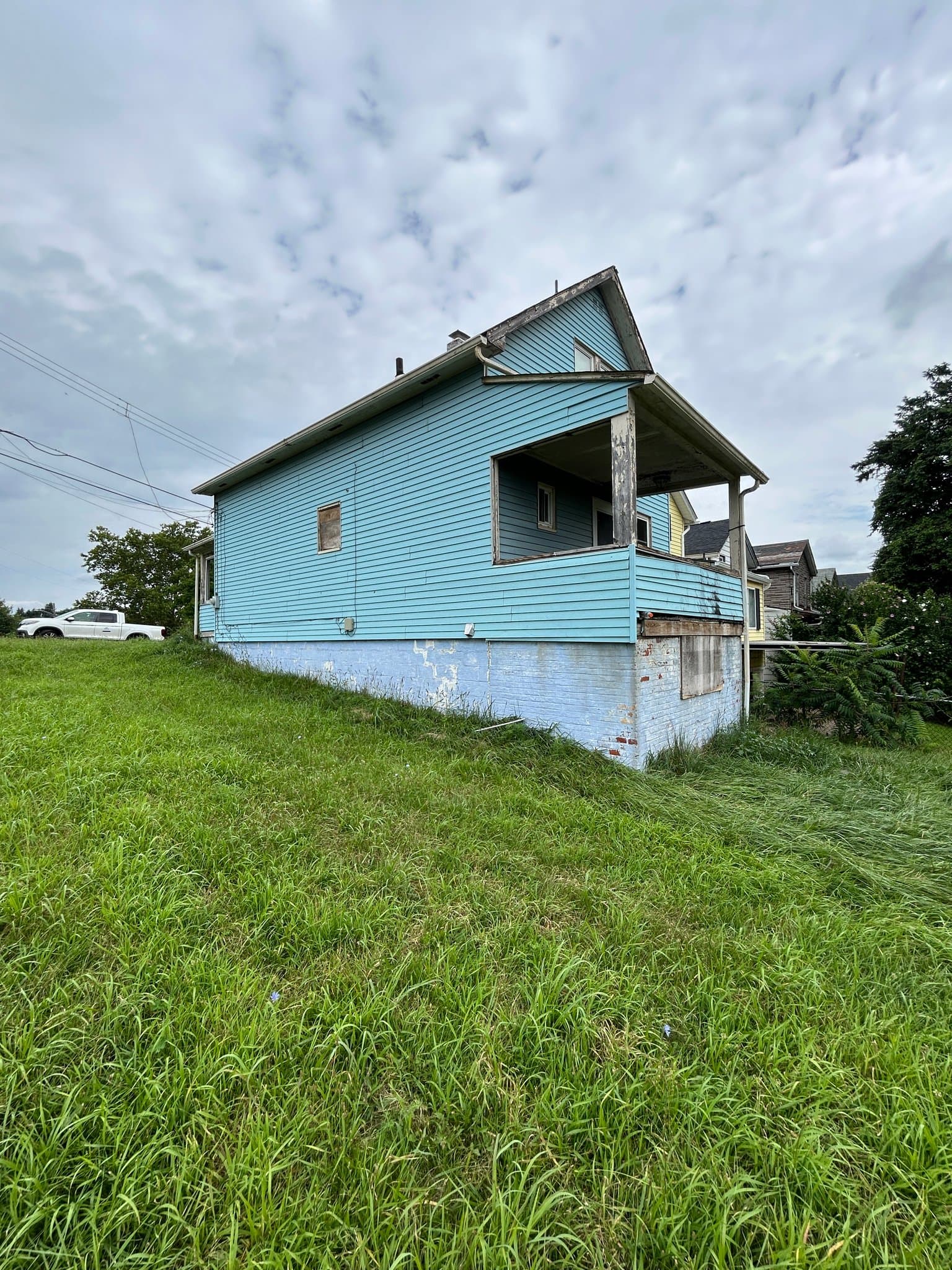 Duquesne House: 951 High St