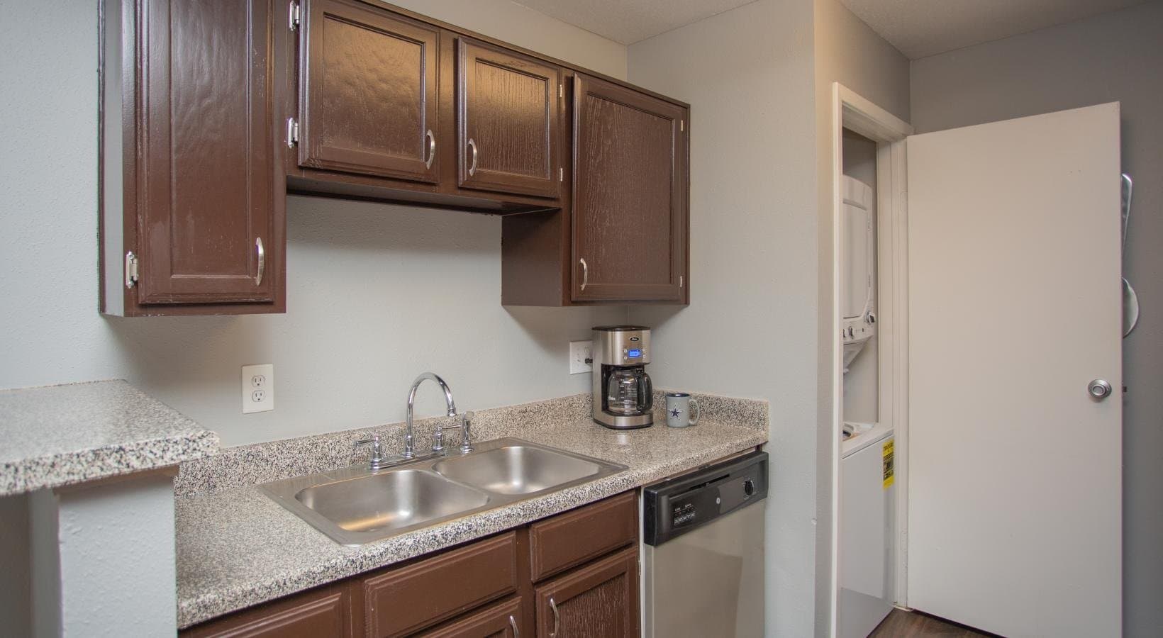 Arlington Apartment: 1249 Enclave Cir