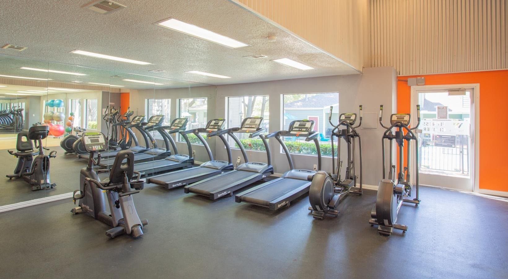 Arlington Apartment: 1249 Enclave Cir