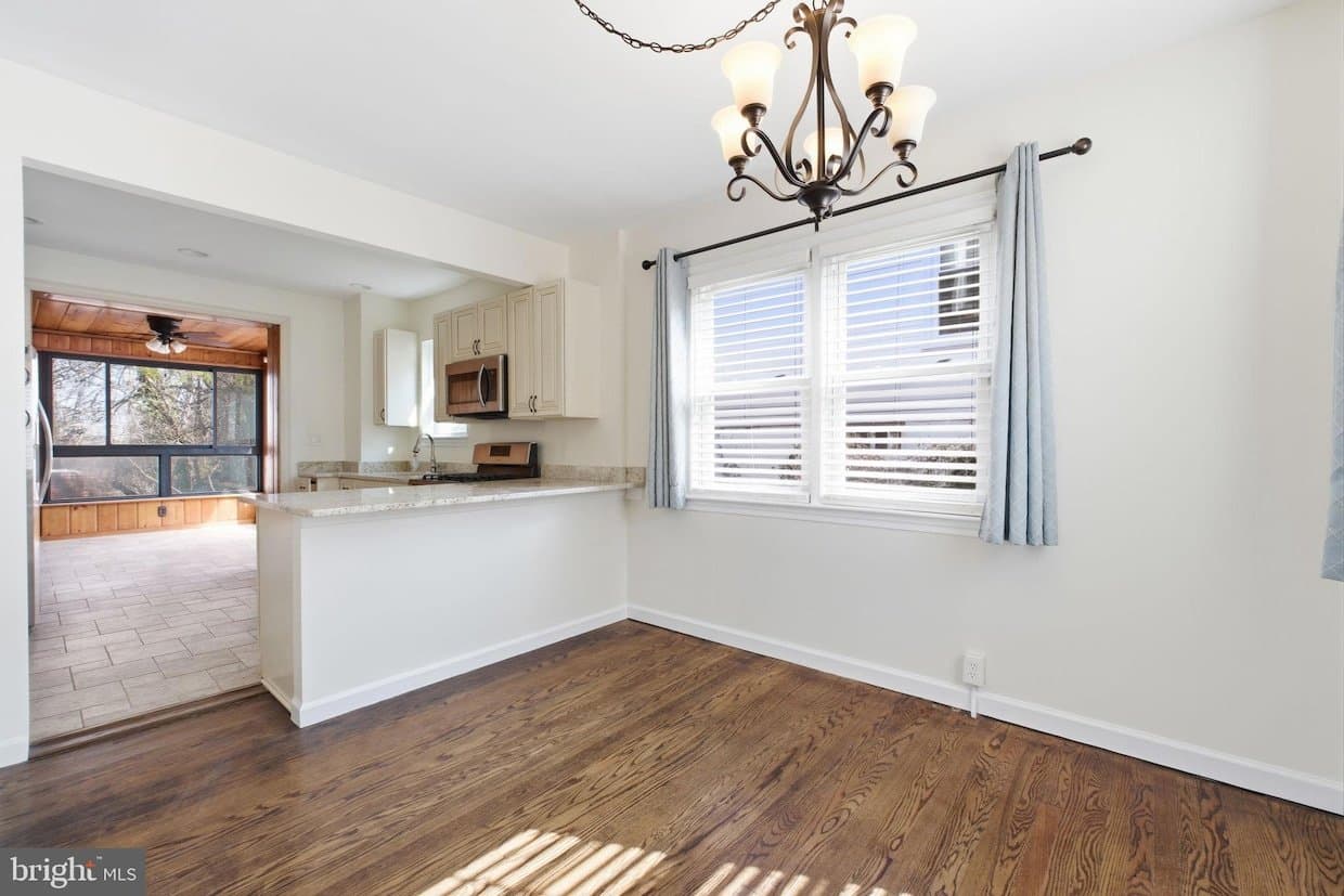Washington House: 3225 Chestnut ST NE