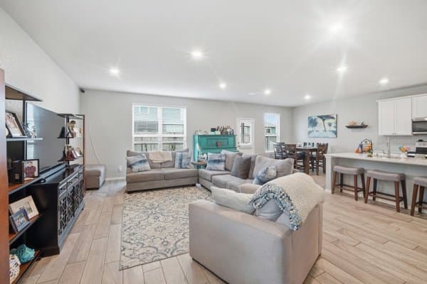 Seguin House: 2405 Ayers Dr