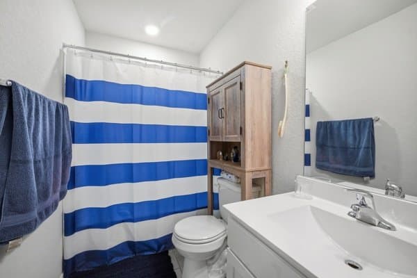 Seguin House: 2405 Ayers Dr