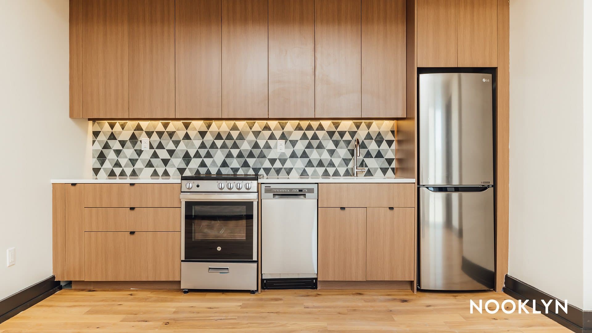 brooklyn Apartment: 1270 New York Ave