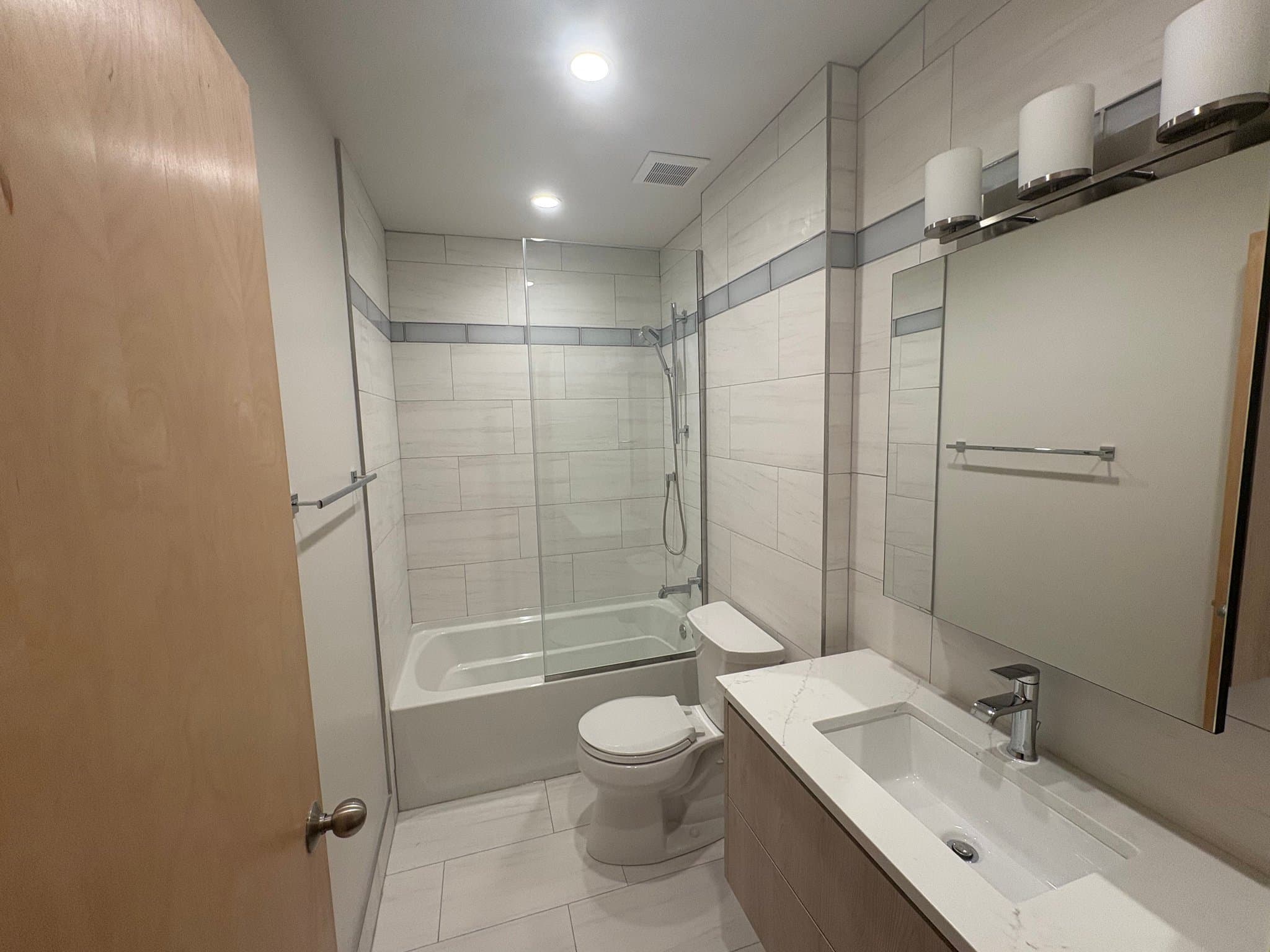Chicago Apartment: 4611 S. Ellis Avenue