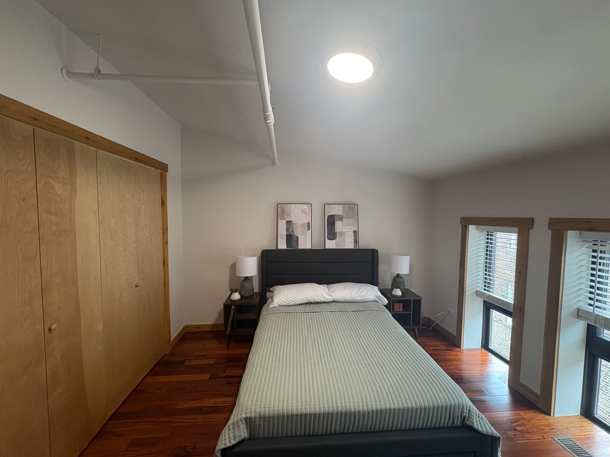 Chicago Apartment: 4611 S. Ellis Avenue