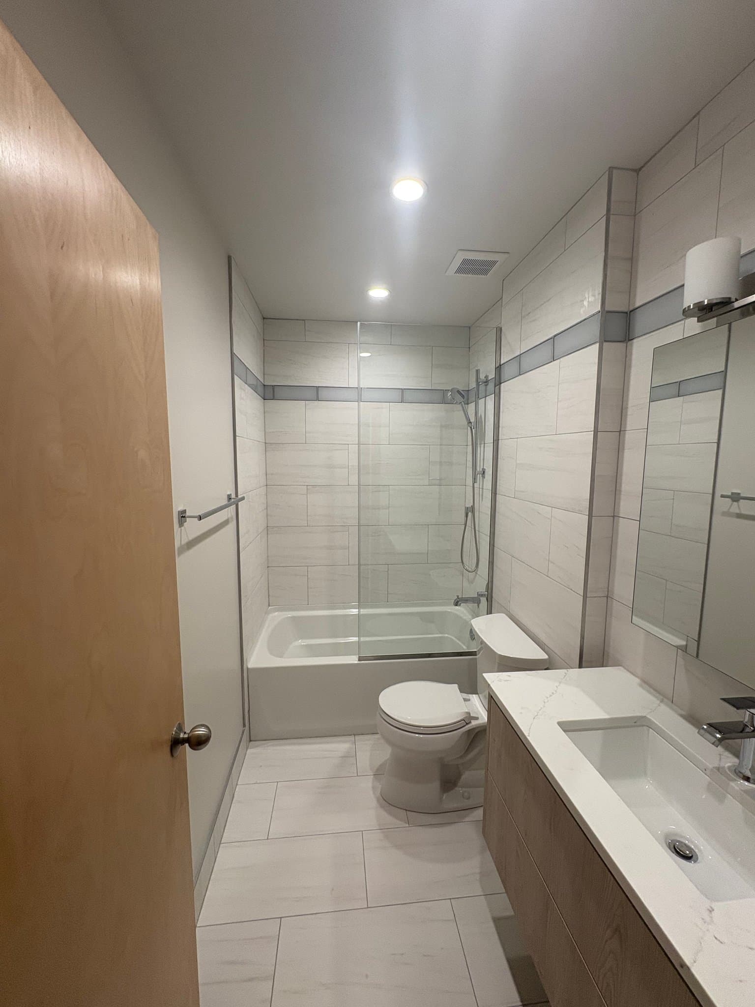 Chicago Apartment: 4611 S. Ellis Avenue