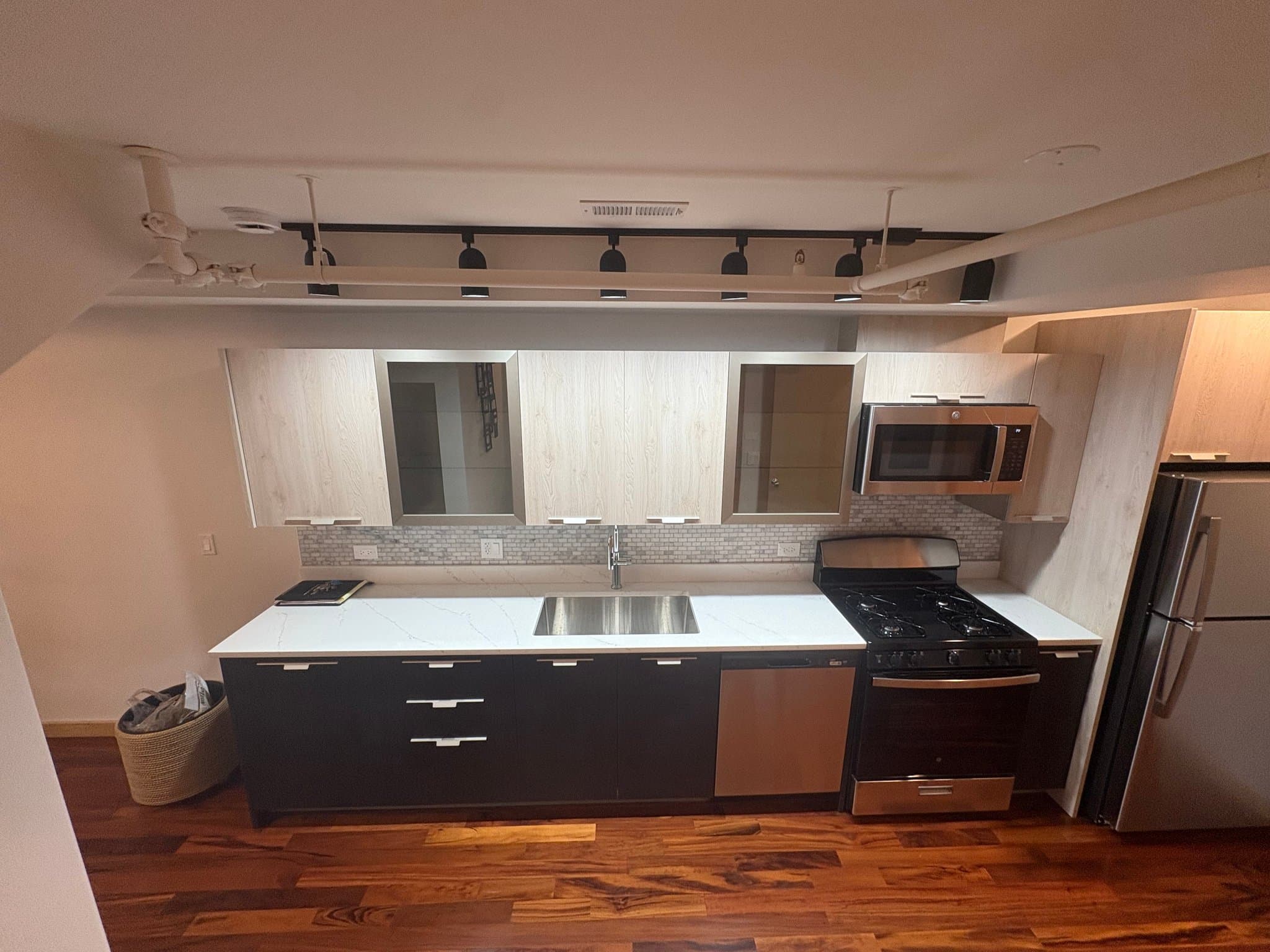 Chicago Apartment: 4611 S. Ellis Avenue