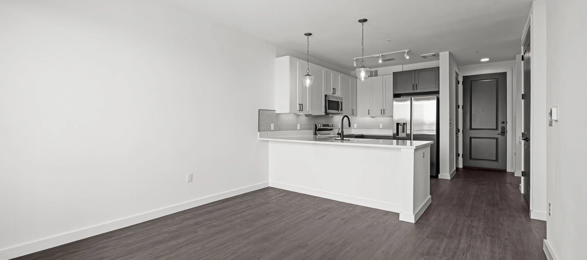 Dallas Apartment: 1100 North Zang Boulevard