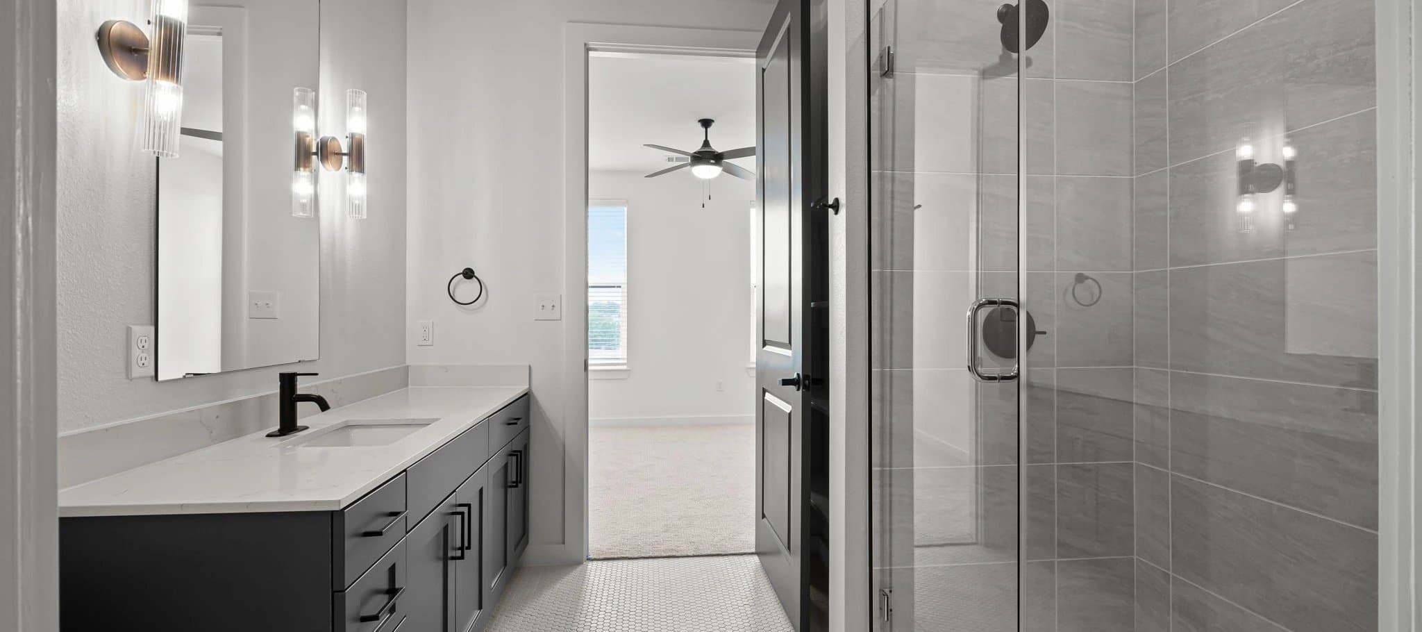 Dallas Apartment: 1100 North Zang Boulevard