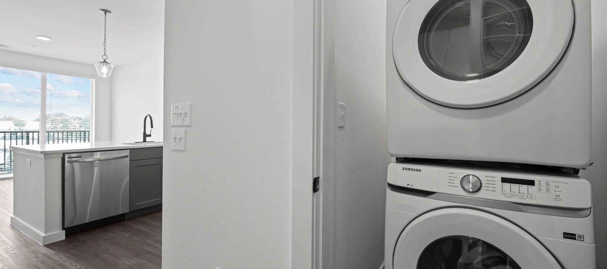 Dallas Apartment: 1100 North Zang Boulevard