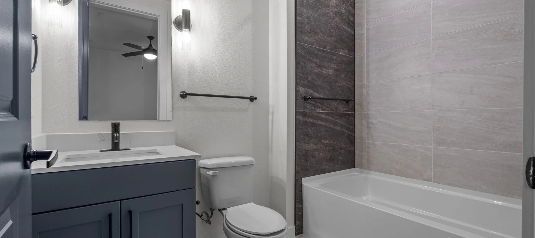 Dallas Apartment: 1100 North Zang Boulevard