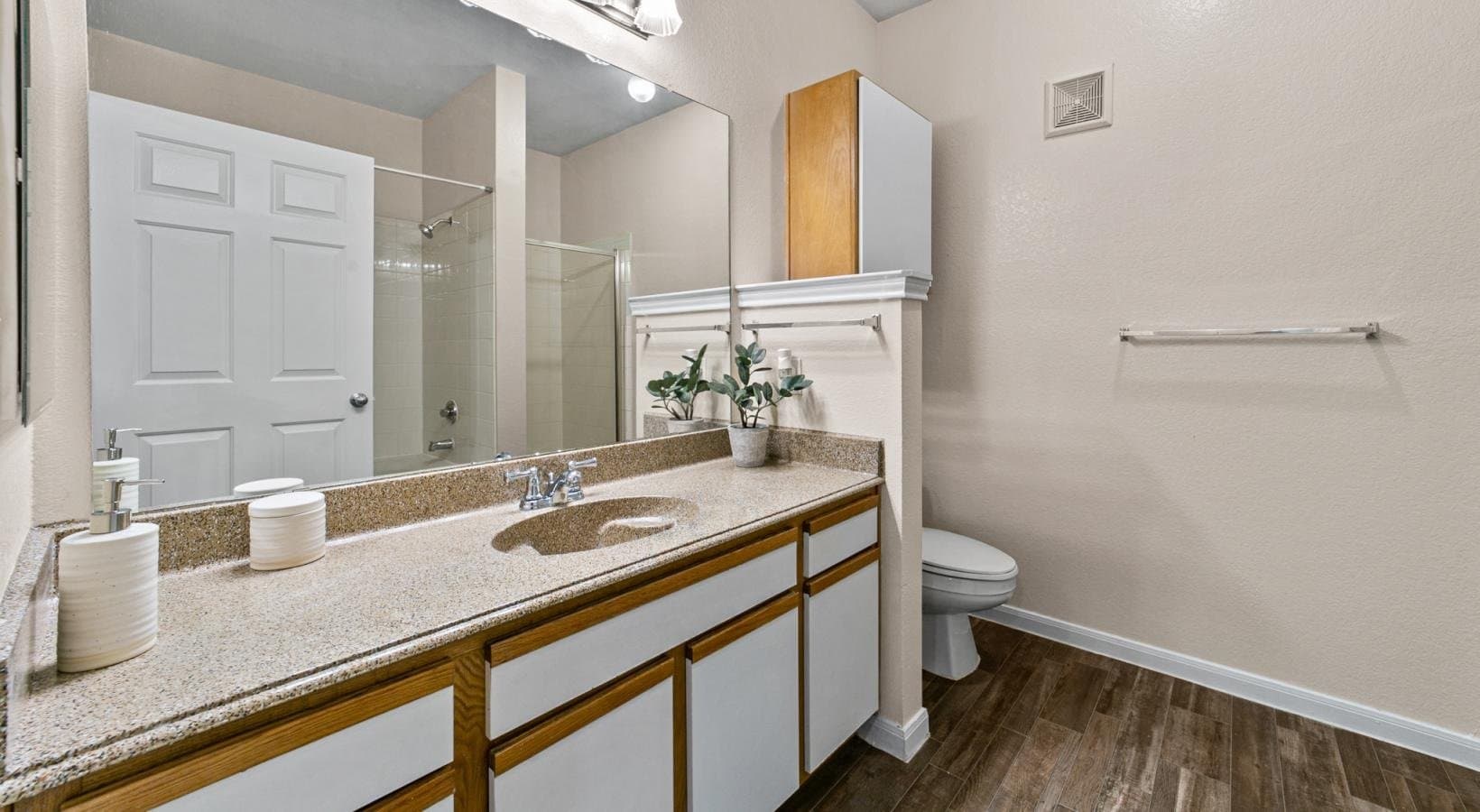 Dallas Apartment: 5720 Forest Park Road