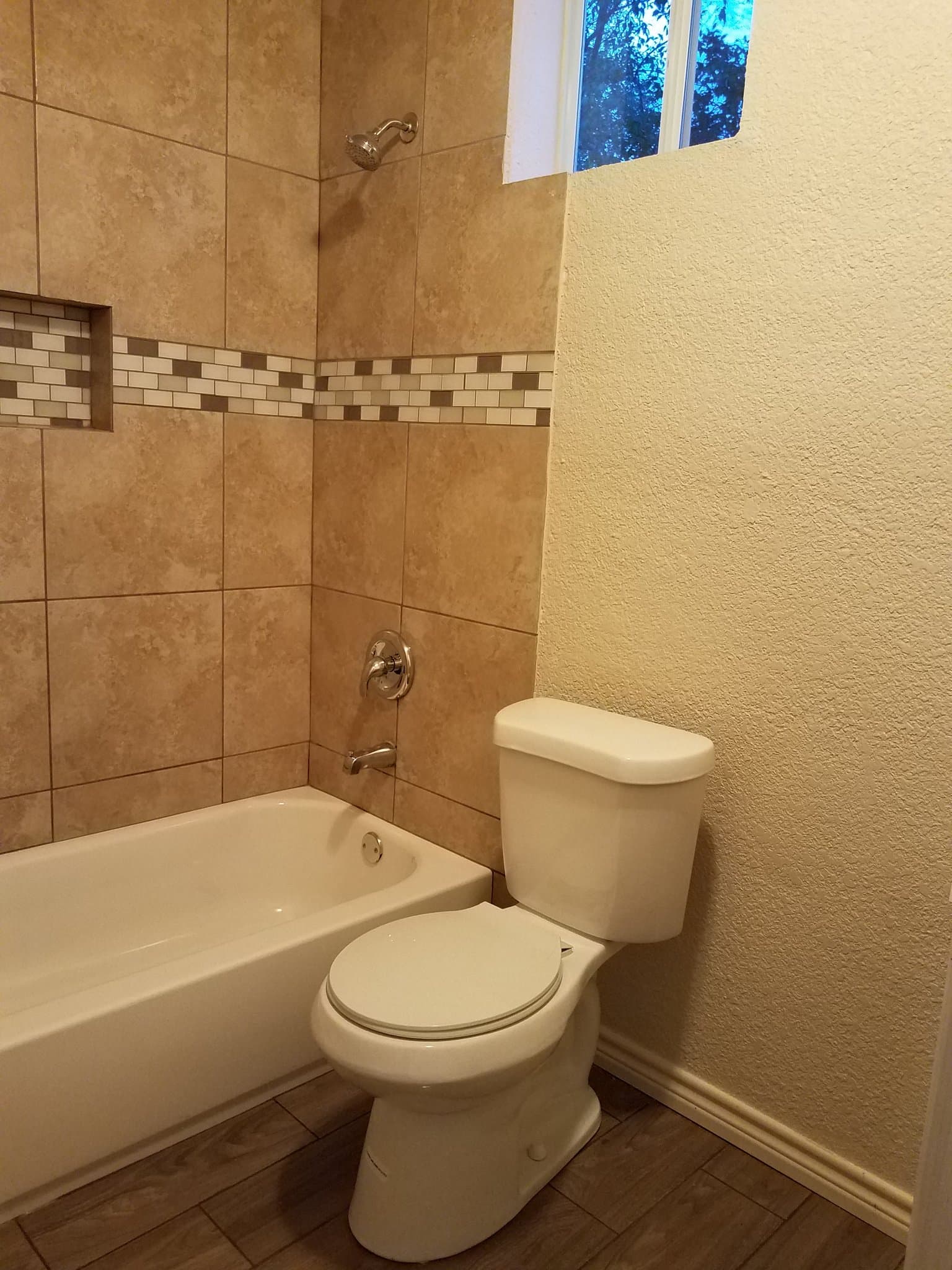 San Antonio House: 418 E Highland Blvd