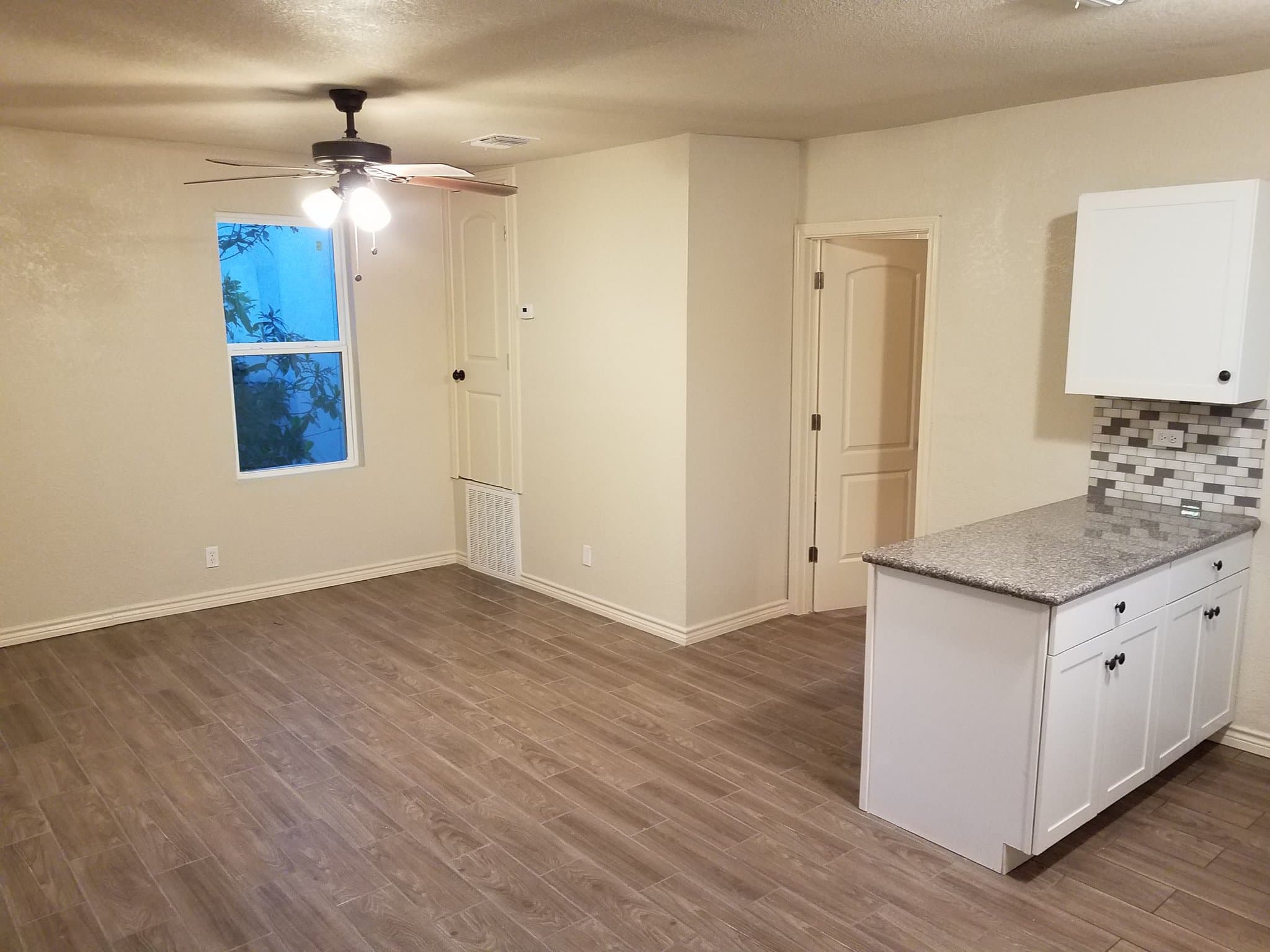 San Antonio House: 418 E Highland Blvd