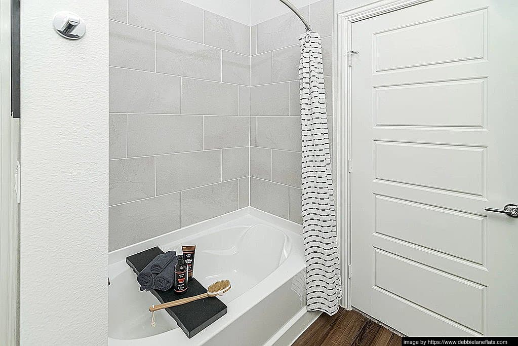 Arlington Townhome: 8150 S Watson Rd