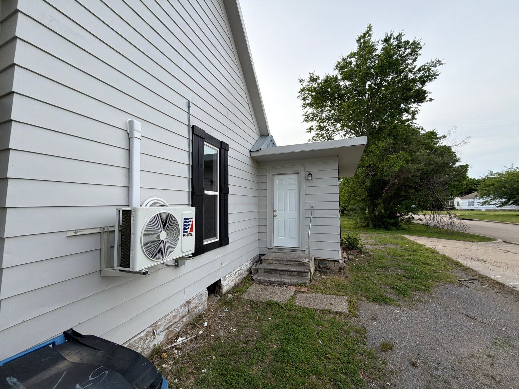 McAlester House: 45 E Smith Ave
