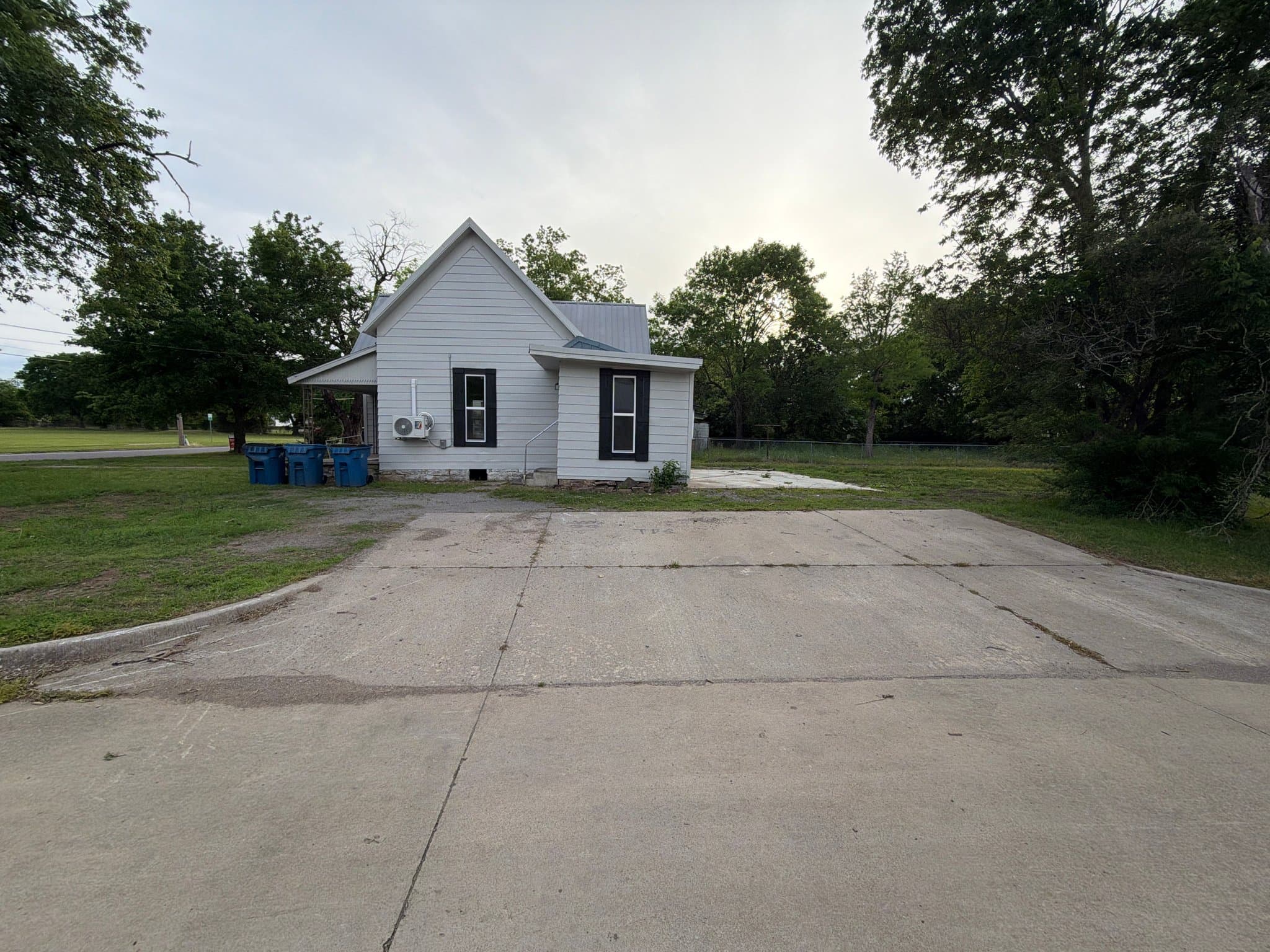 McAlester House: 45 E Smith Ave