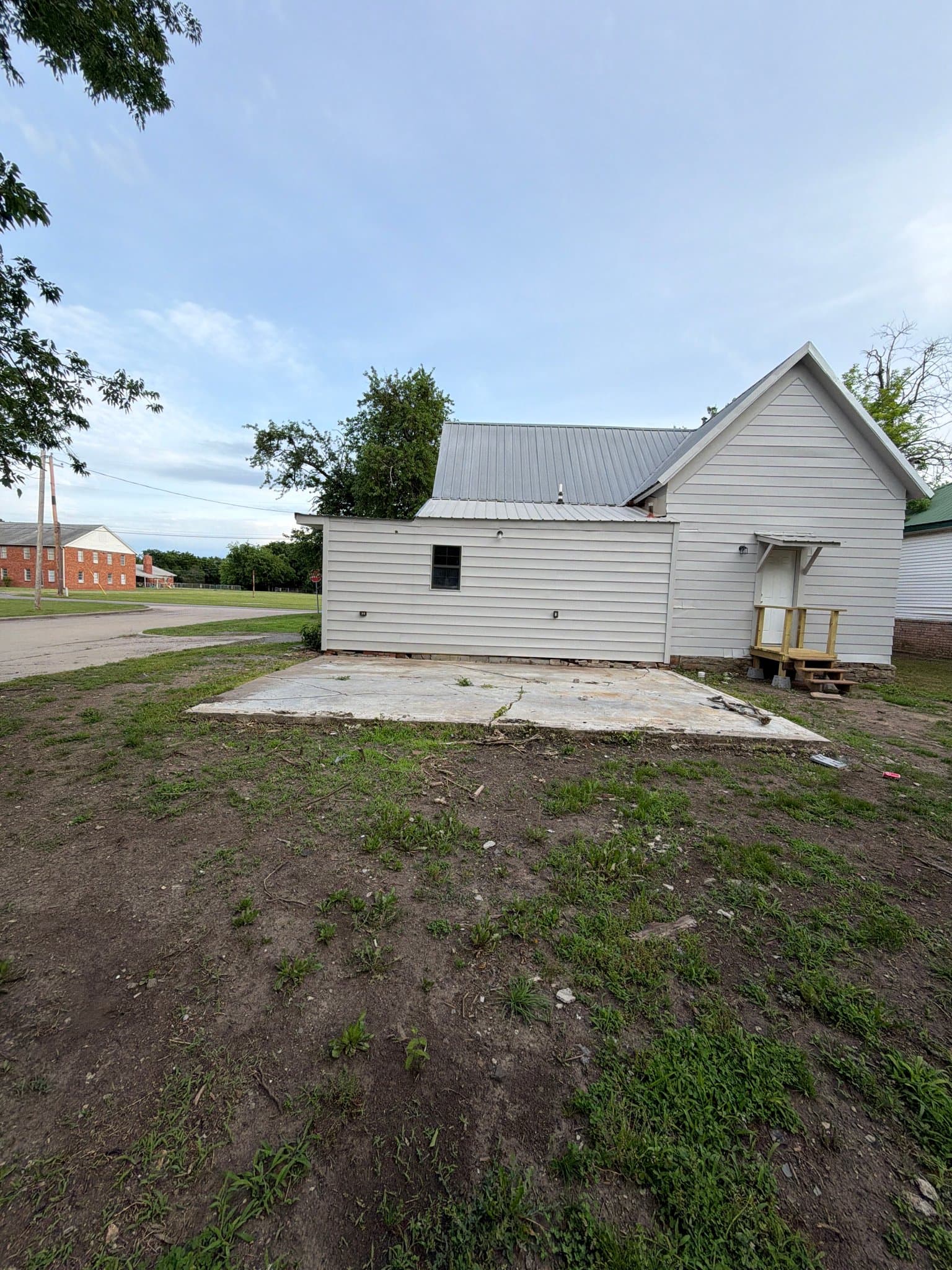 McAlester House: 45 E Smith Ave