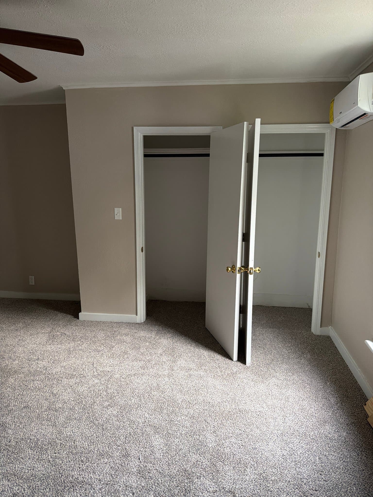 McAlester House: 45 E Smith Ave