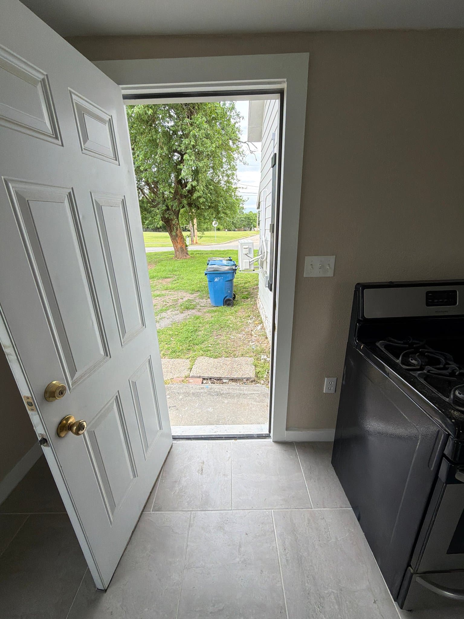 McAlester House: 45 E Smith Ave