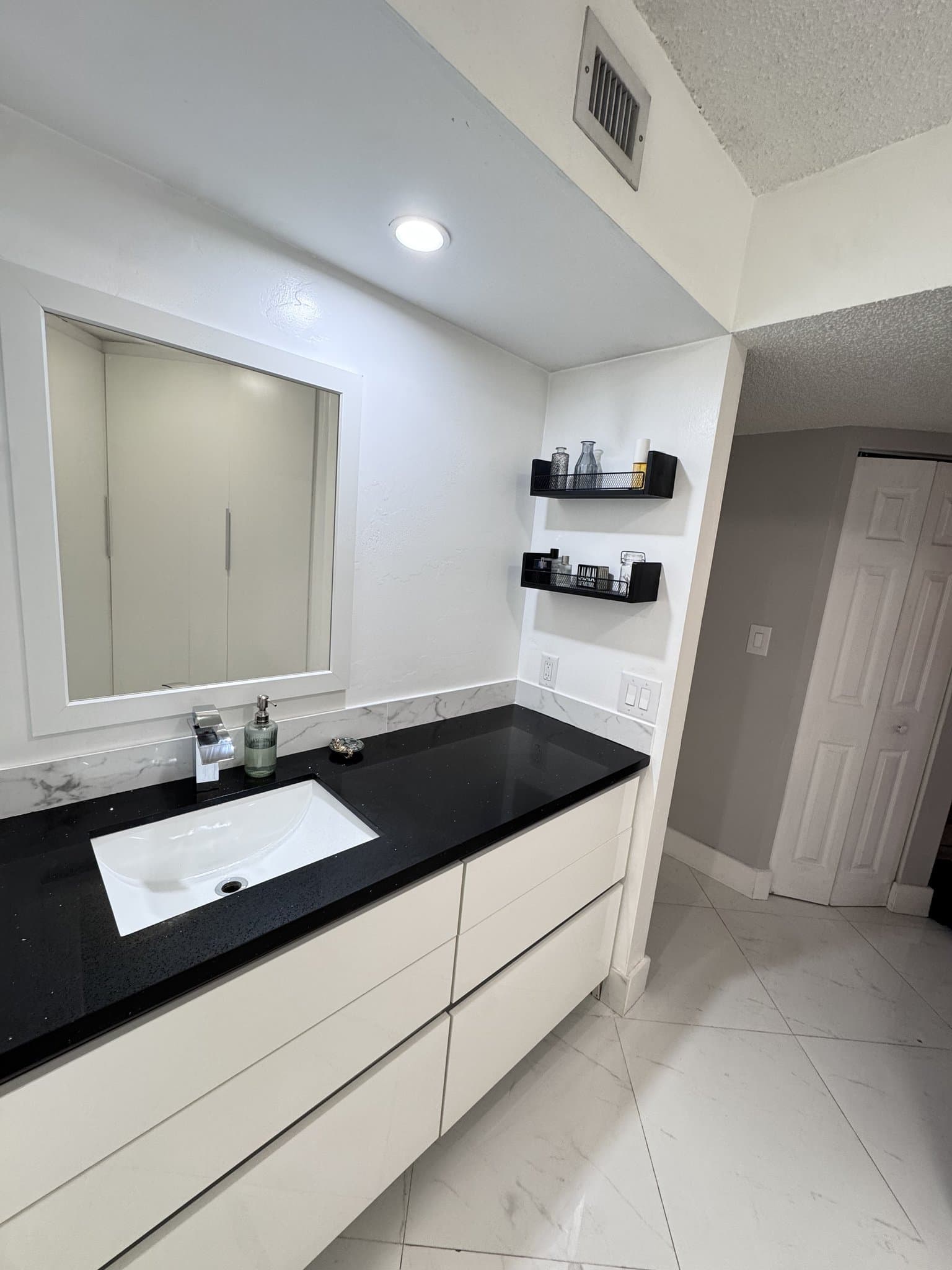 Plantation Condo: 10451 W Broward Blvd