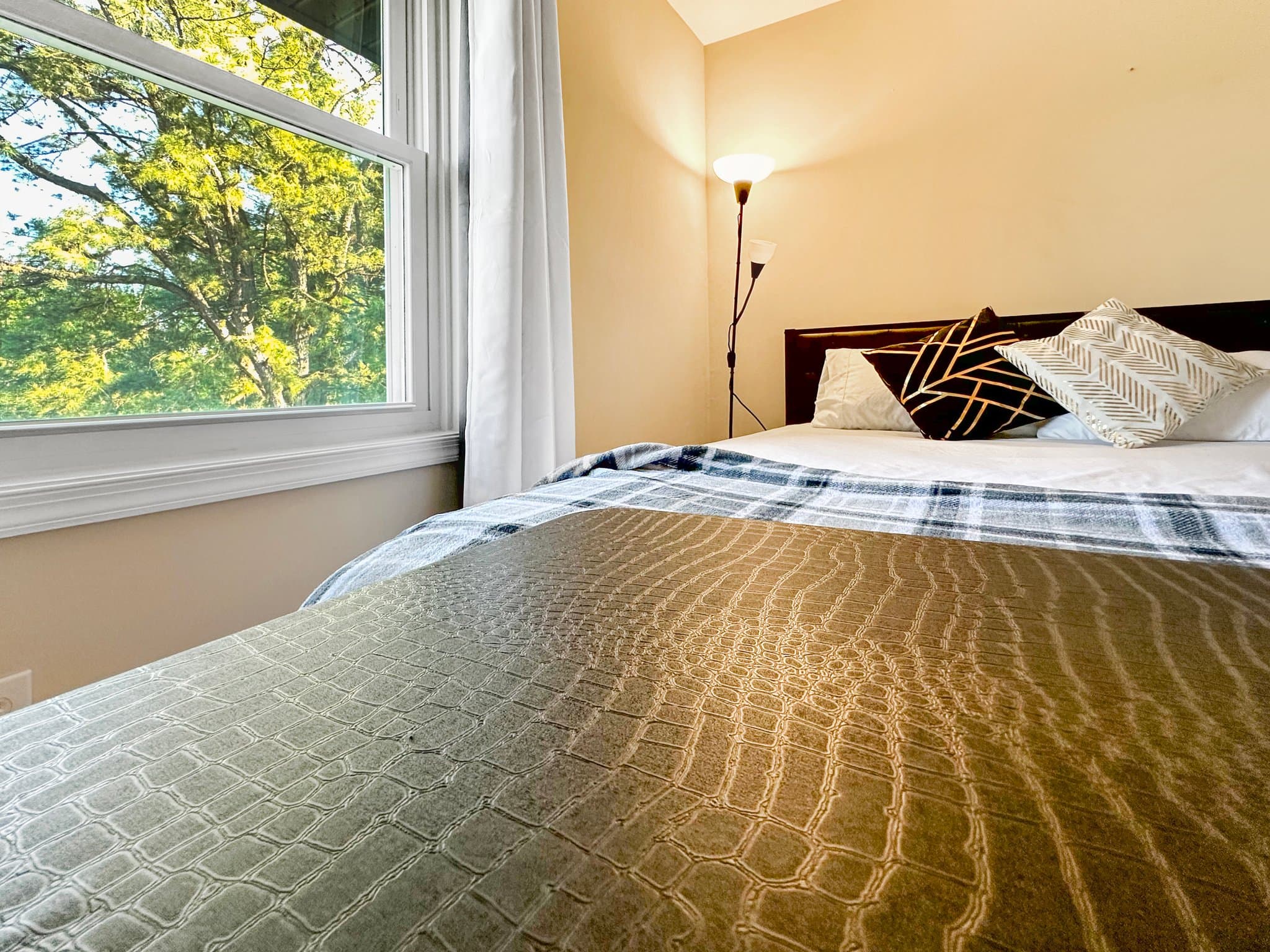 Highland House: 6636 Isle of Skye Dr, Highland MD 20777