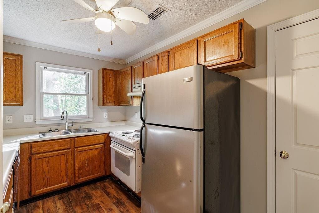 Athens Condo: 345a Research Dr
