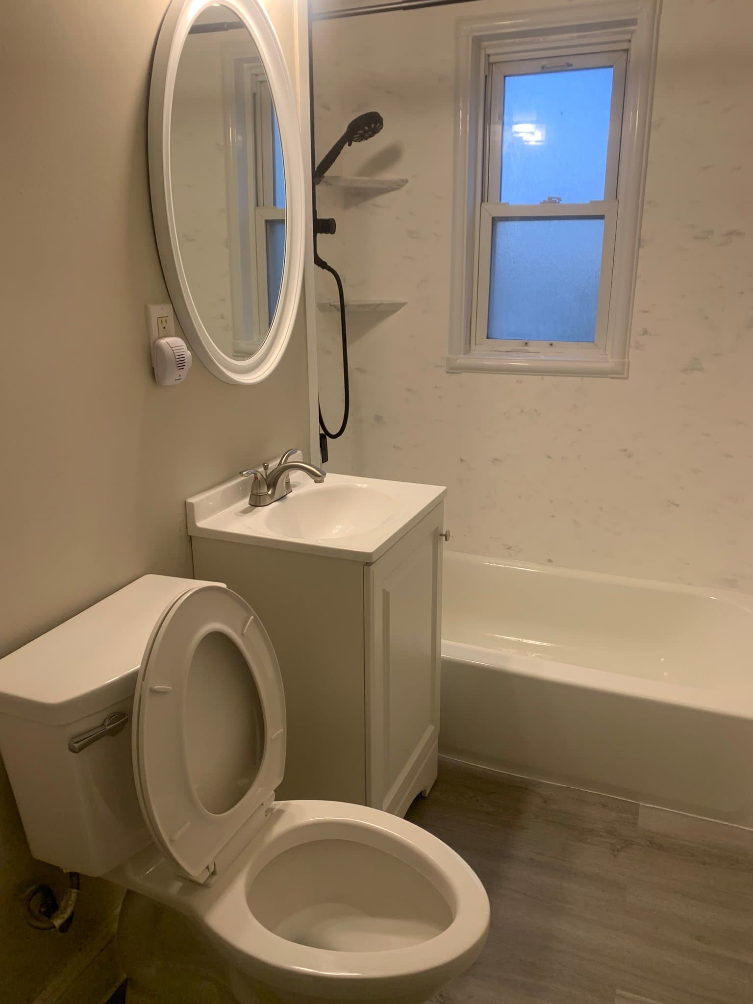 Bridgeport Townhome: 527 Pearl Harbor Street