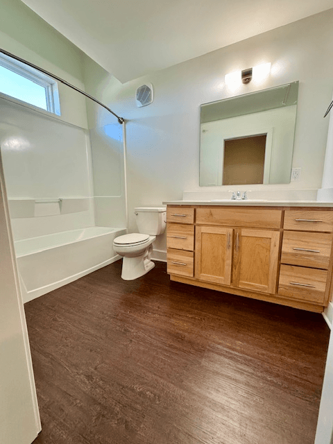 Springdale Apartment: 726 E Emma Ave