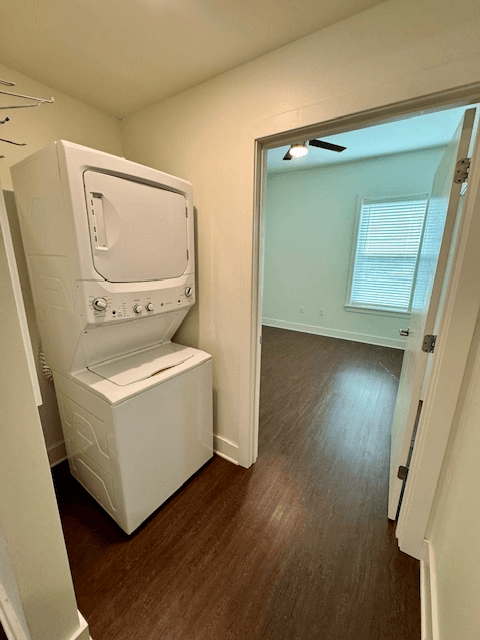 Springdale Apartment: 726 E Emma Ave