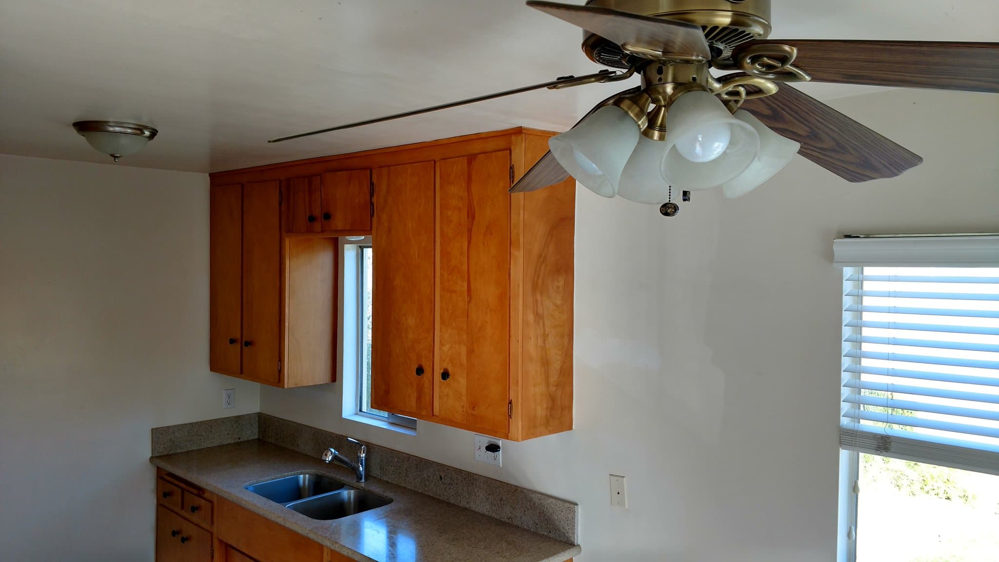 Long Beach Apartment: 231 Grand Avenue