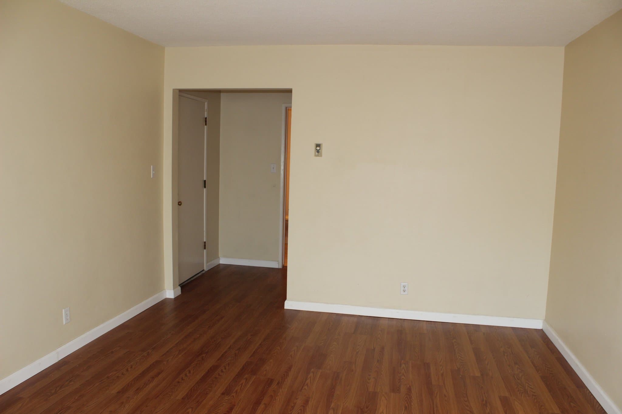 Long Beach Apartment: 231 Grand Avenue