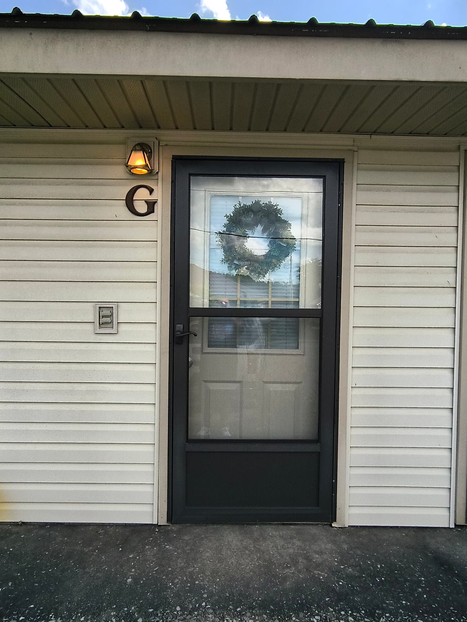 Manchester Apartment: 54 Sitz Dr
