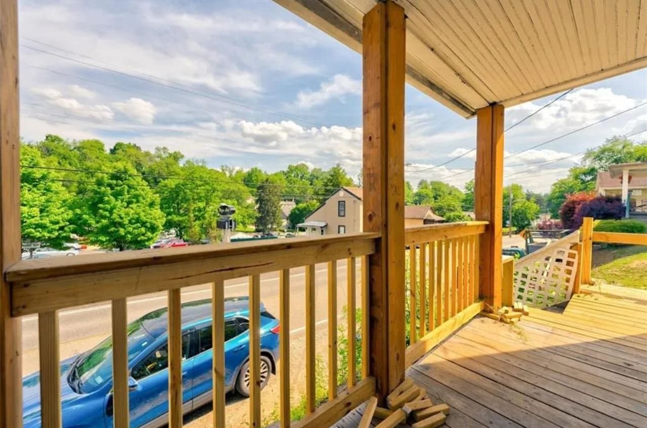 Bridgeville House: 759 Bower hill Rd