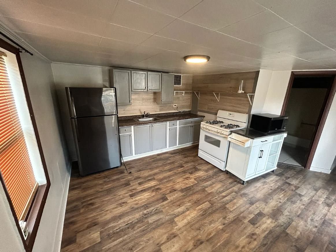 Bridgeville House: 759 Bower hill Rd