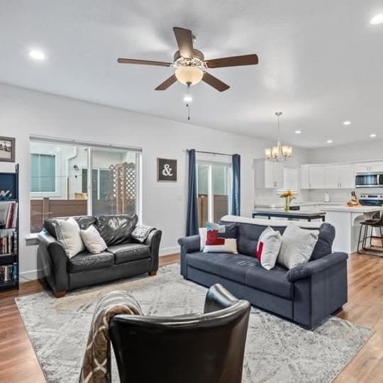 Vineyard House: 428 E 300 N