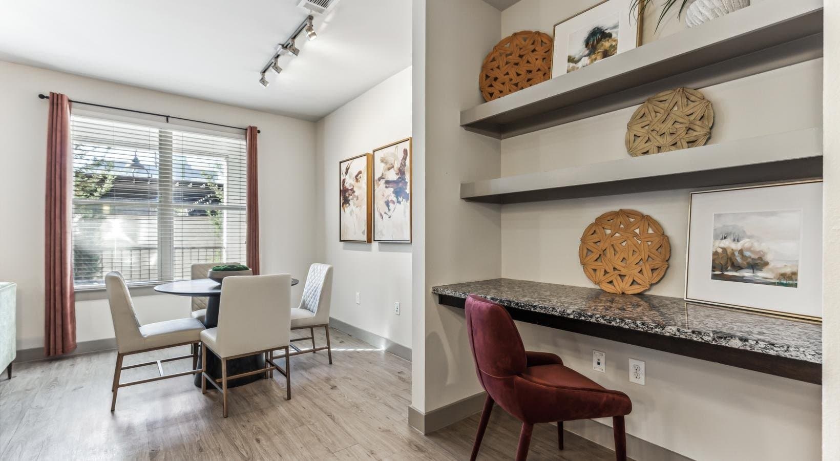 Dallas Apartment: 8169 Midtown Blvd