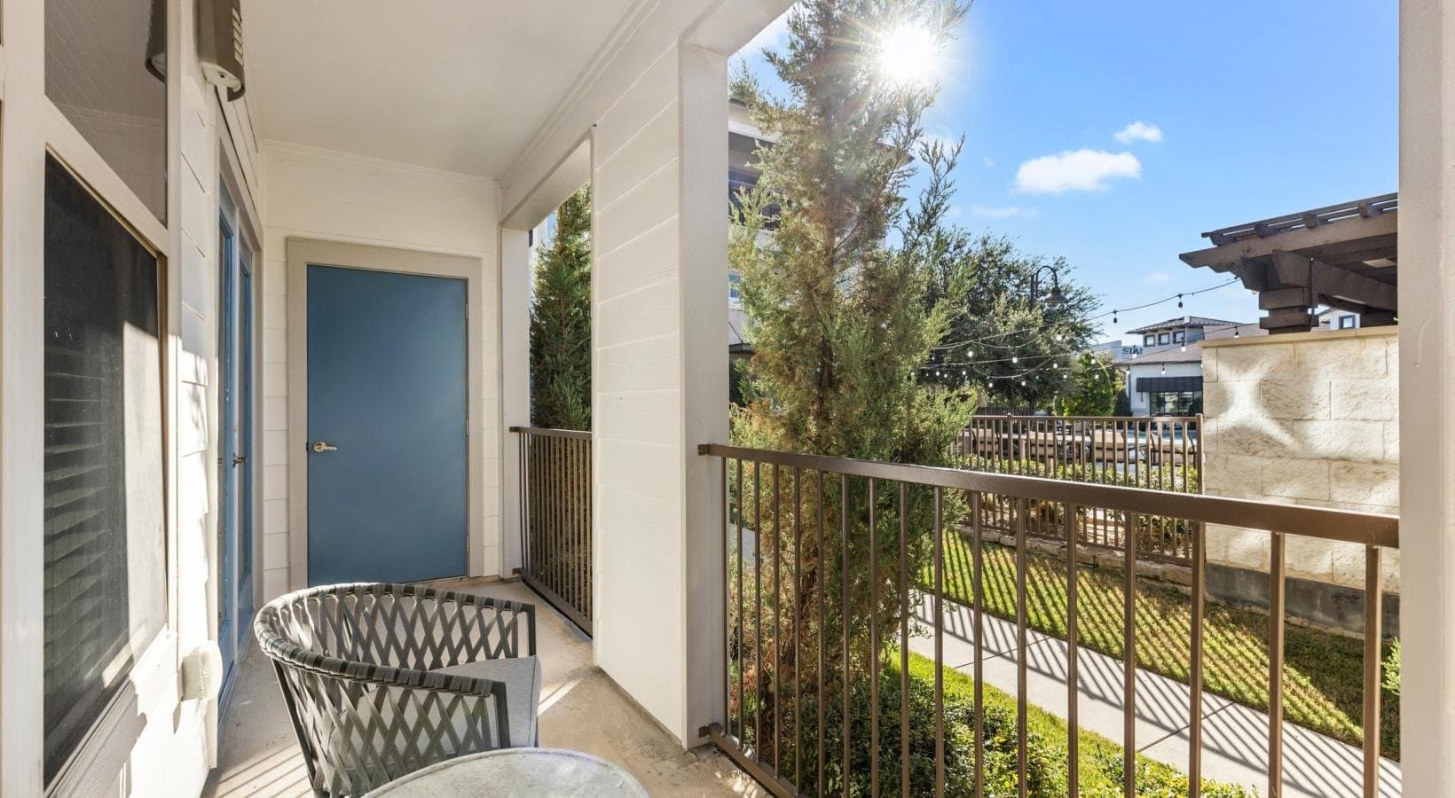 Dallas Apartment: 8169 Midtown Blvd