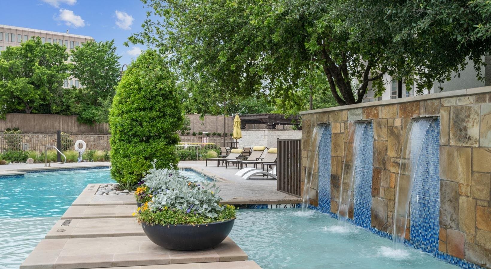Dallas Apartment: 8169 Midtown Blvd