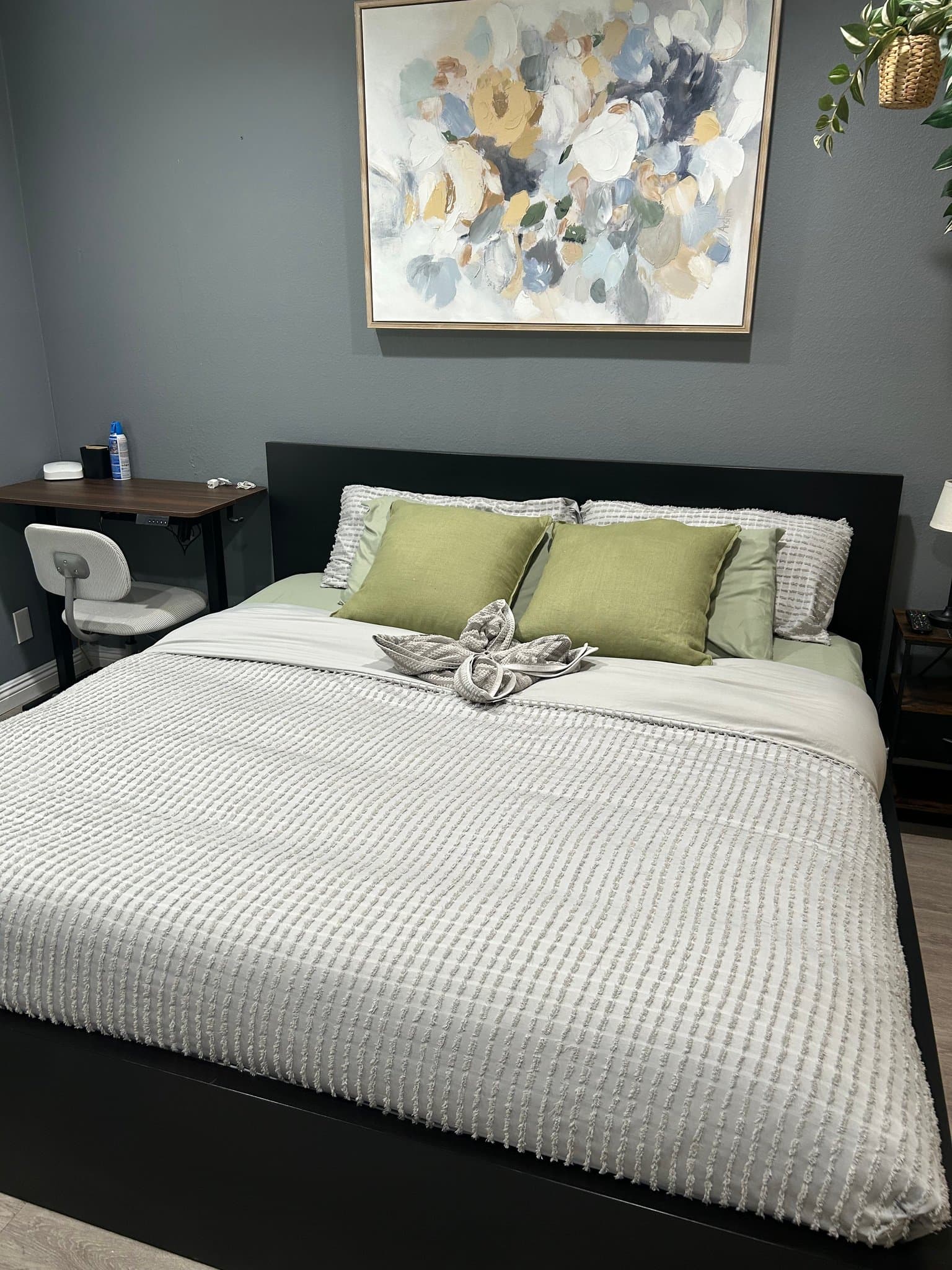 Signal Hill Single Room: 2240 N Legion Dr
