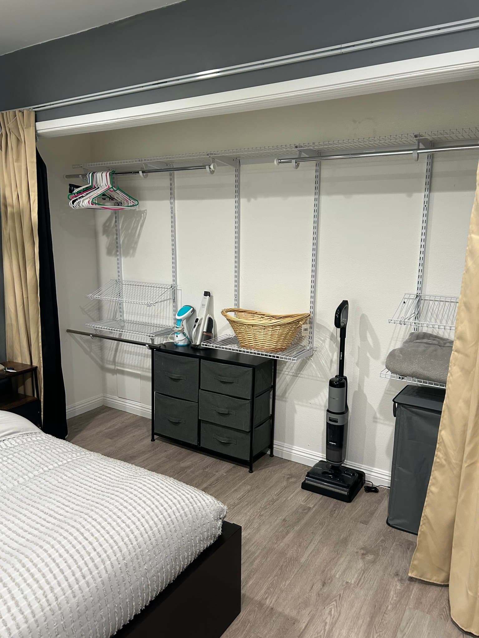 Signal Hill Single Room: 2240 N Legion Dr